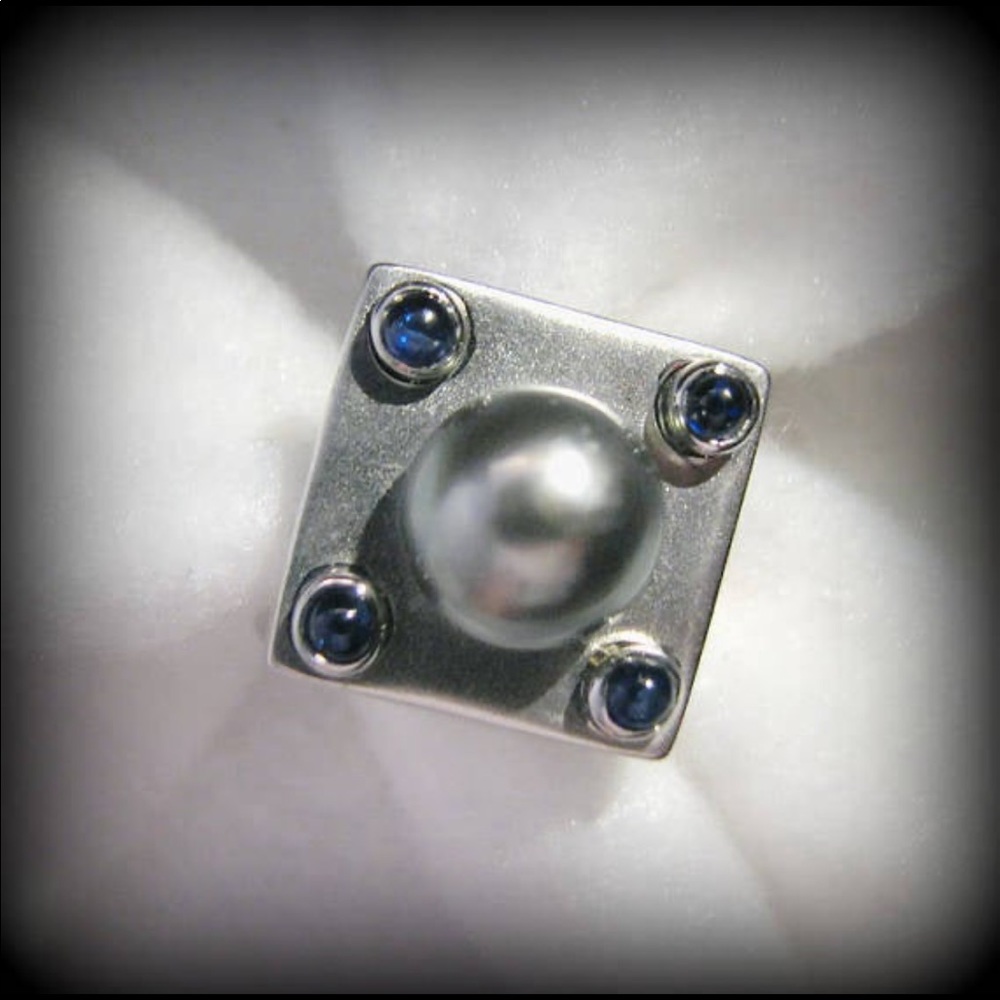 Vintage BEHZAD SARHADY 14K WHITE GOLD sapphire and gray pearl ring